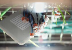 bezpečnost práce u elektrikářů